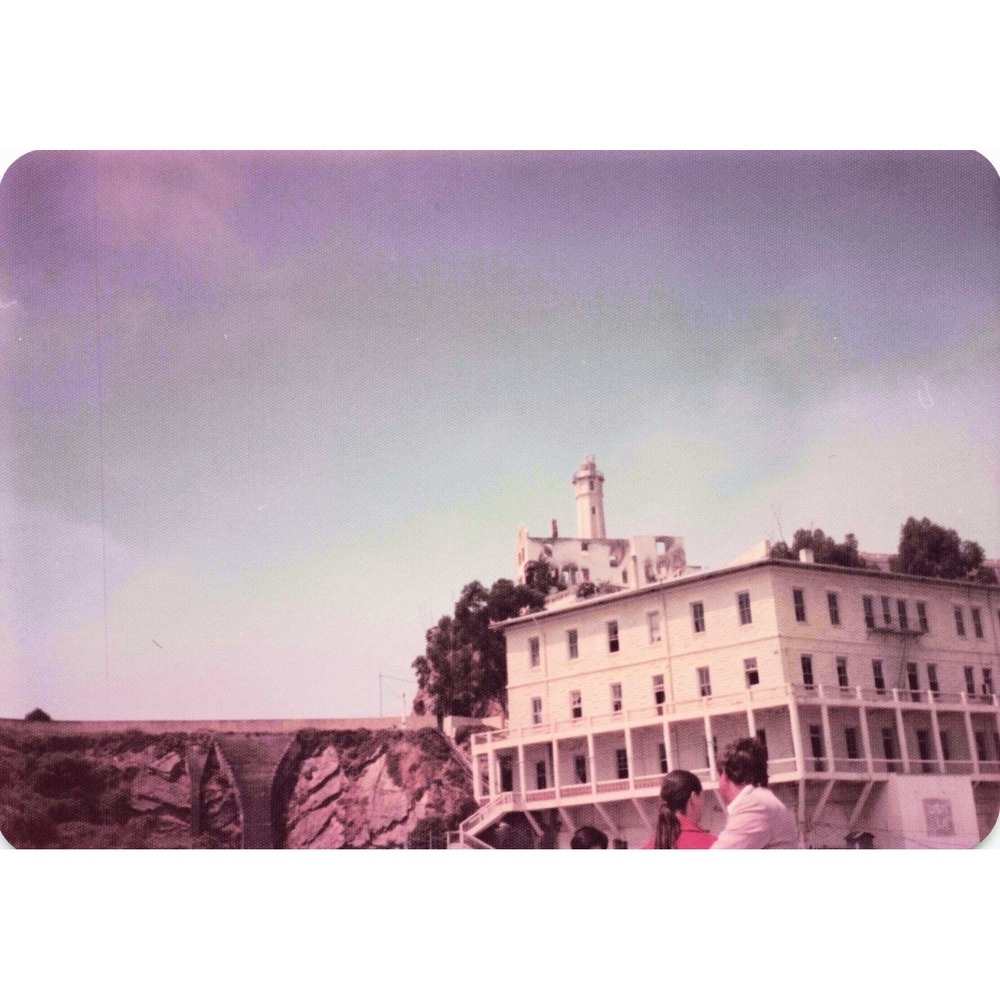 Vintage 1970s Alcatraz Warden House Ruins Lighthouse Tourists Photo 3.5x5 - Picture 1 of 1